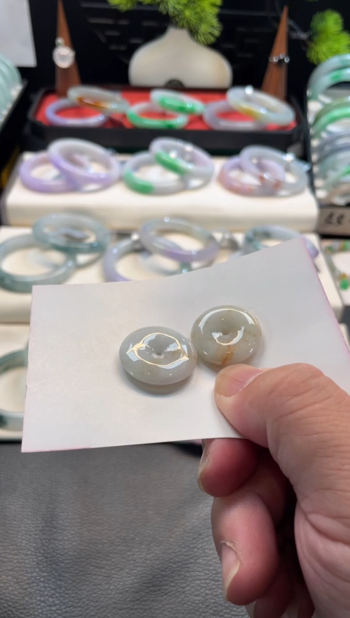 颈饰未镶嵌翡翠39号链接 有纹裂