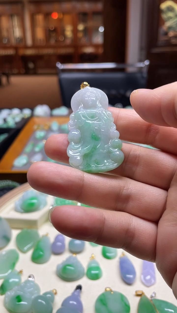 【闪购商品】翡翠颈饰18K金镶嵌观音