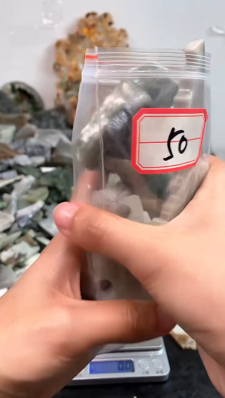 未镶嵌和田玉摆件50