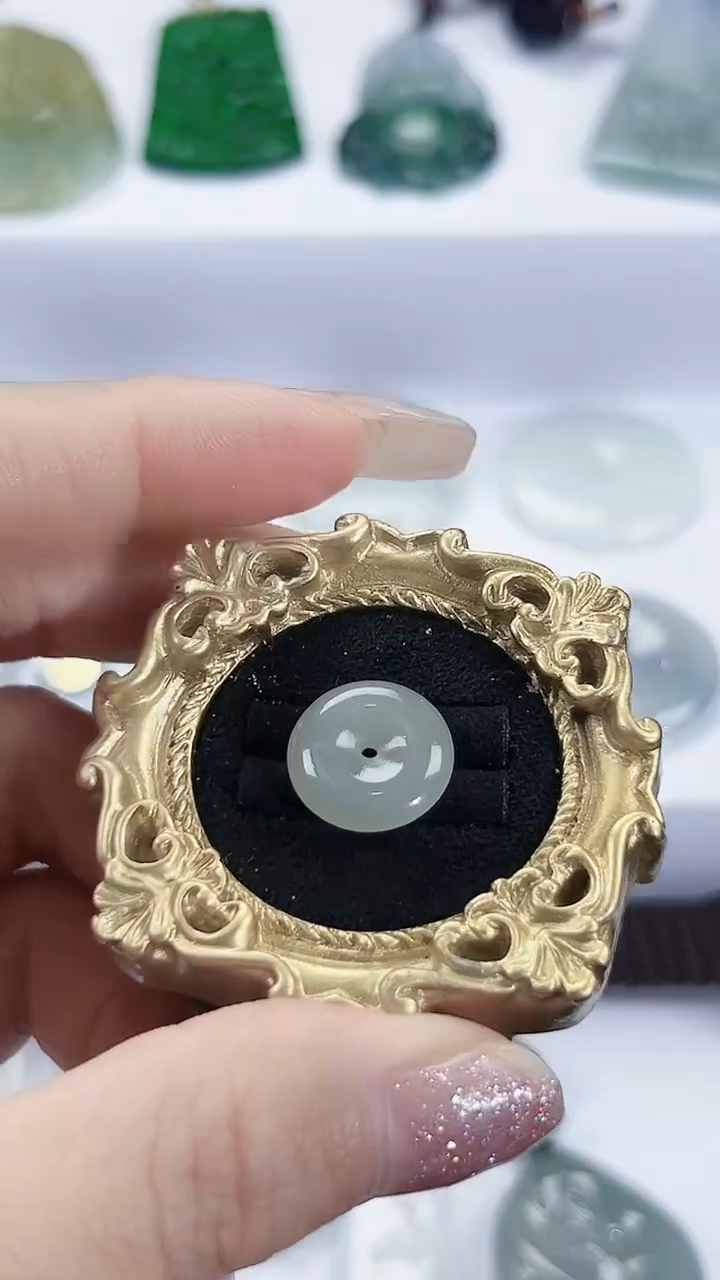 颈饰未镶嵌翡翠天然缅A翡翠吊坠