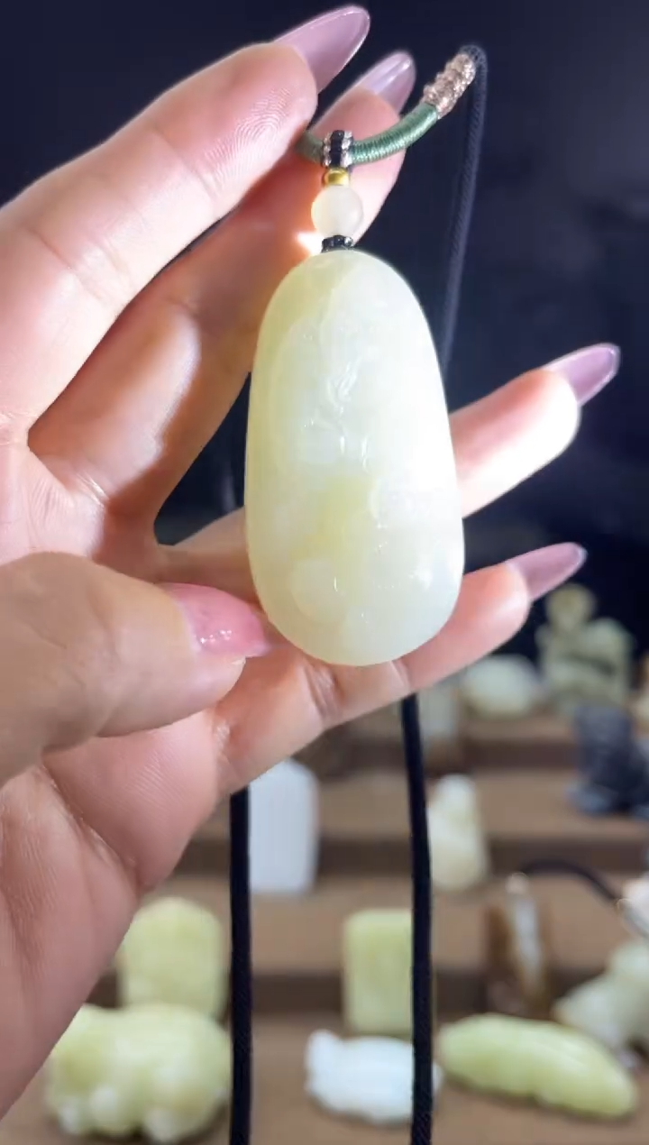 颈饰未镶嵌和田玉1