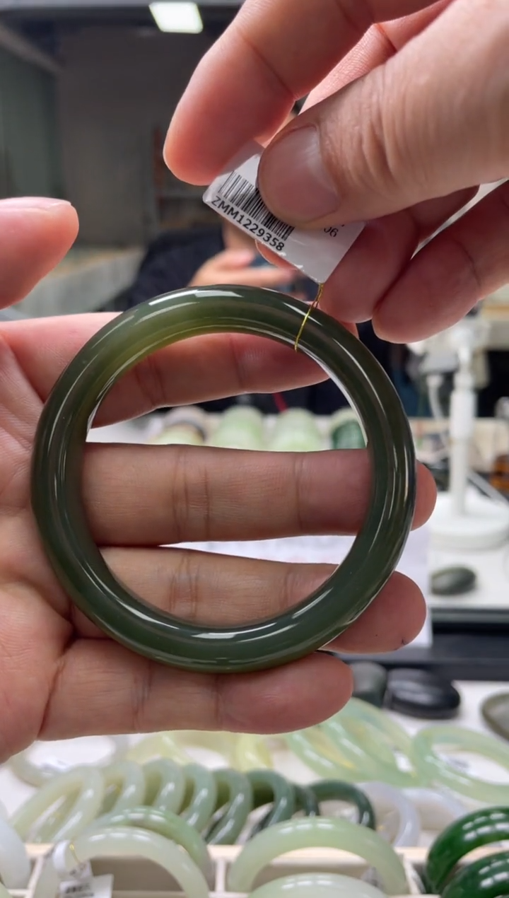 【闪购商品】和田玉手镯未镶嵌编码9358 圈口58-59