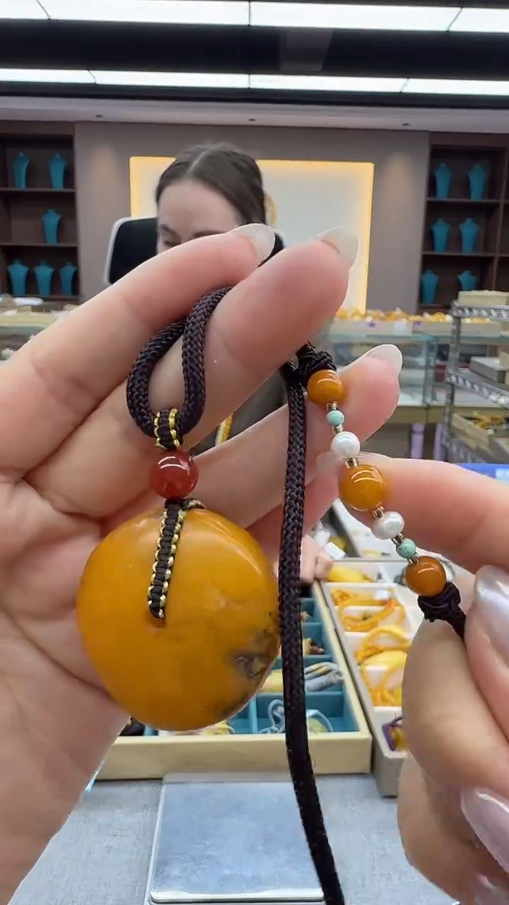 琥珀颈饰未镶嵌109秒拍号 假一罚三 