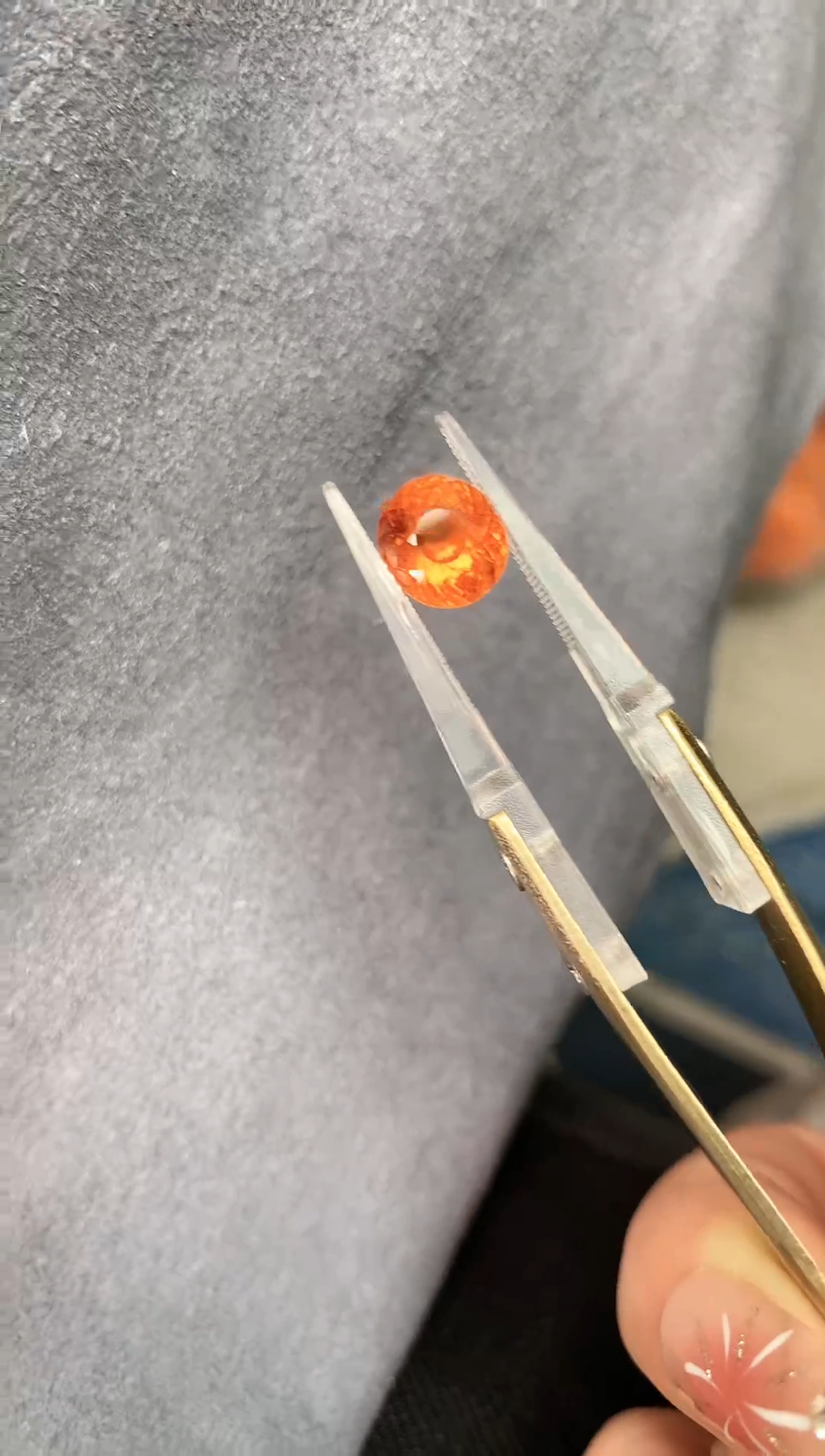 【闪购商品】石榴石（芬达石）耳饰未镶嵌3.6克拉