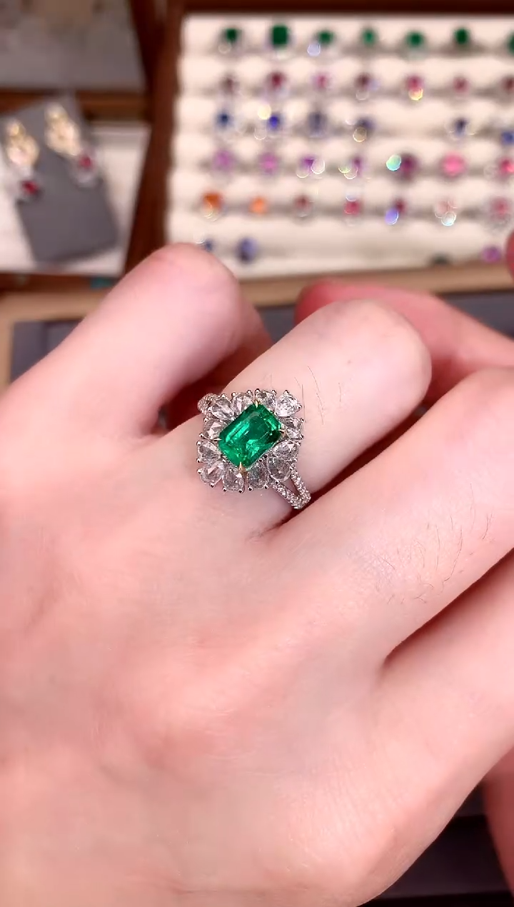 【闪购商品】祖母绿戒指18K金镶嵌1.16ct/天然宝石/七天无理由