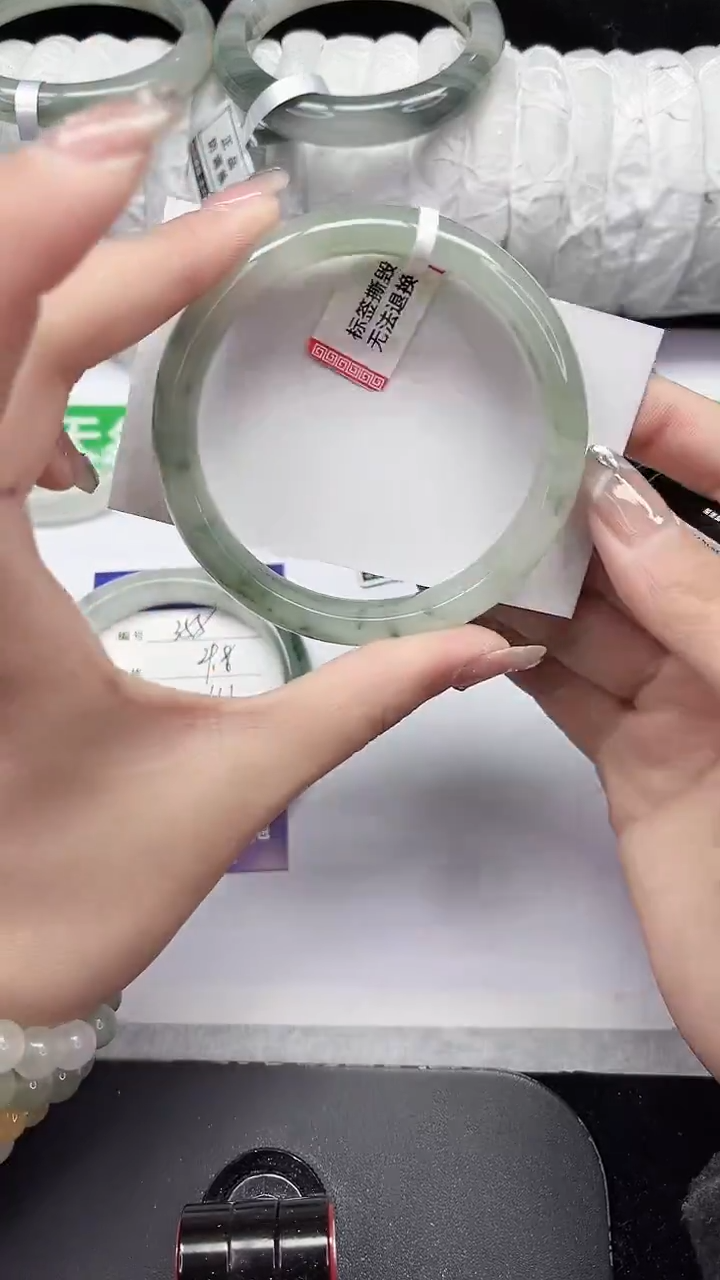 未镶嵌手镯石英质玉356-59/60