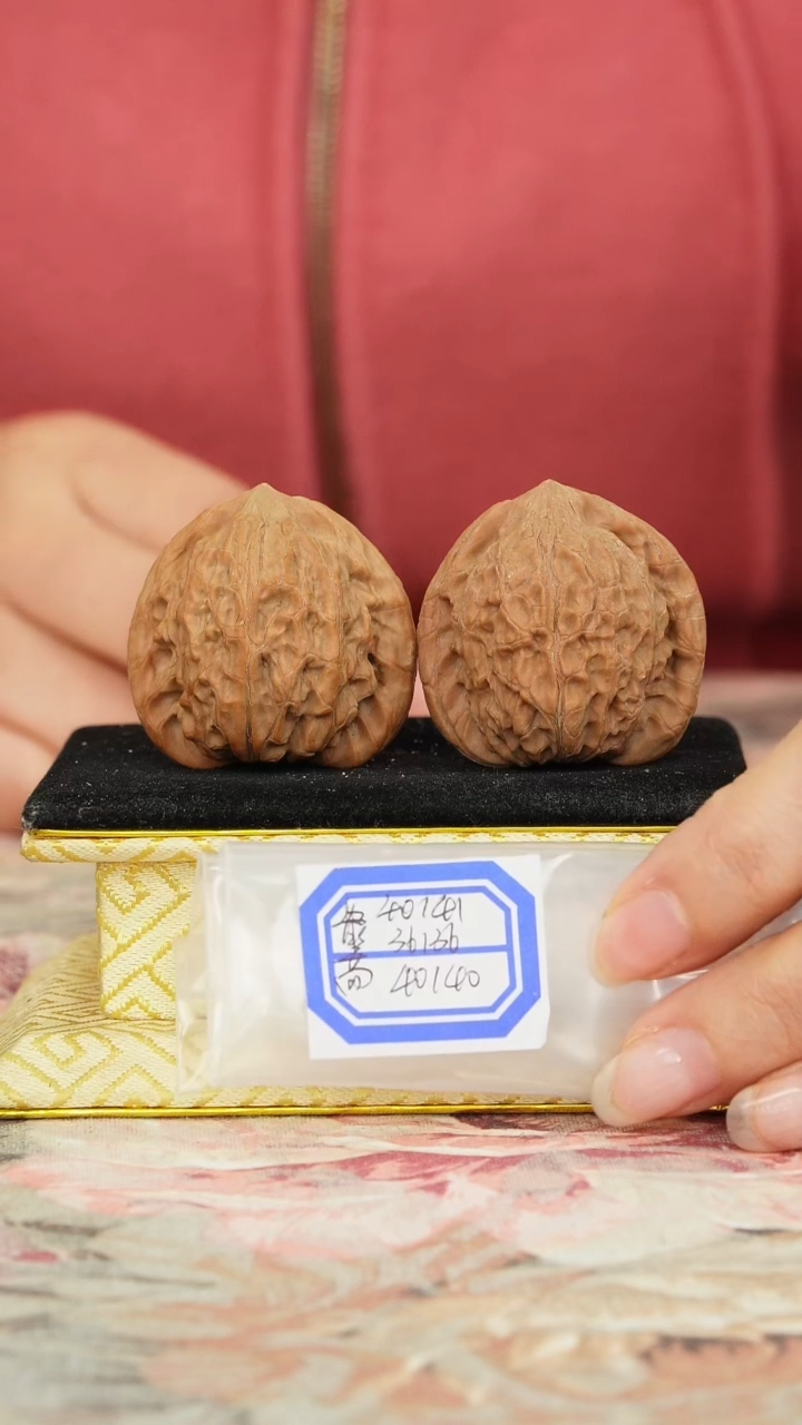 【闪购商品】文玩核桃吊坠非嫁接将军帽