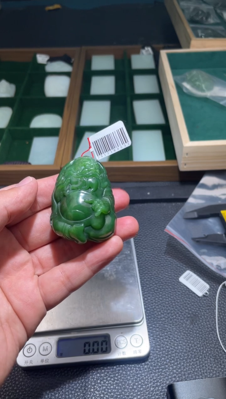 未镶嵌和田玉挂件把件