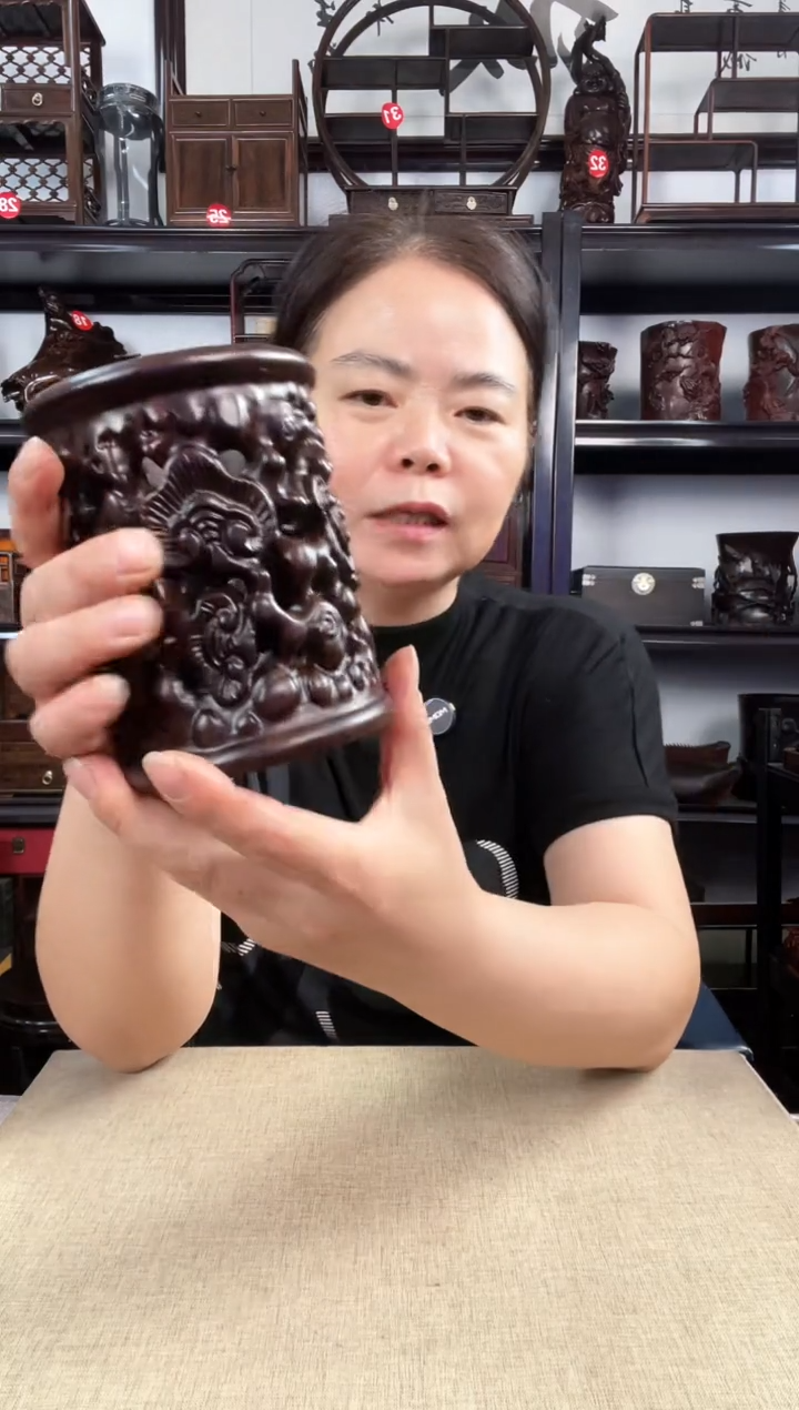 木寿桃笔筒老李红木工艺品