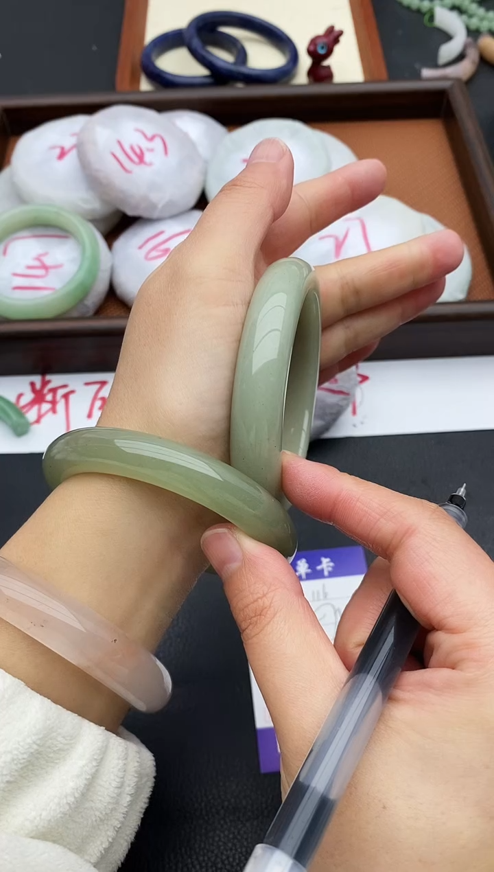 未镶嵌手镯石英质玉116+57/58