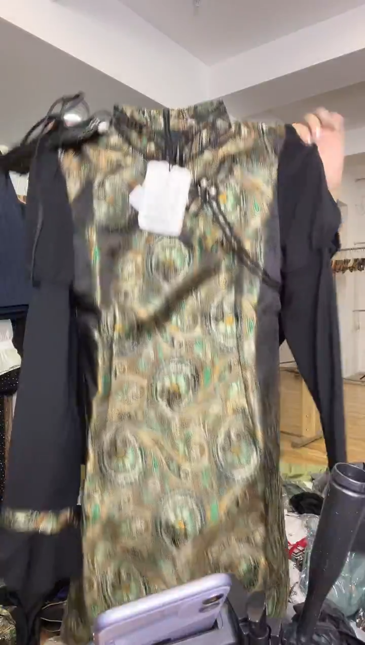 XL码      130斤  纱袖连衣裙