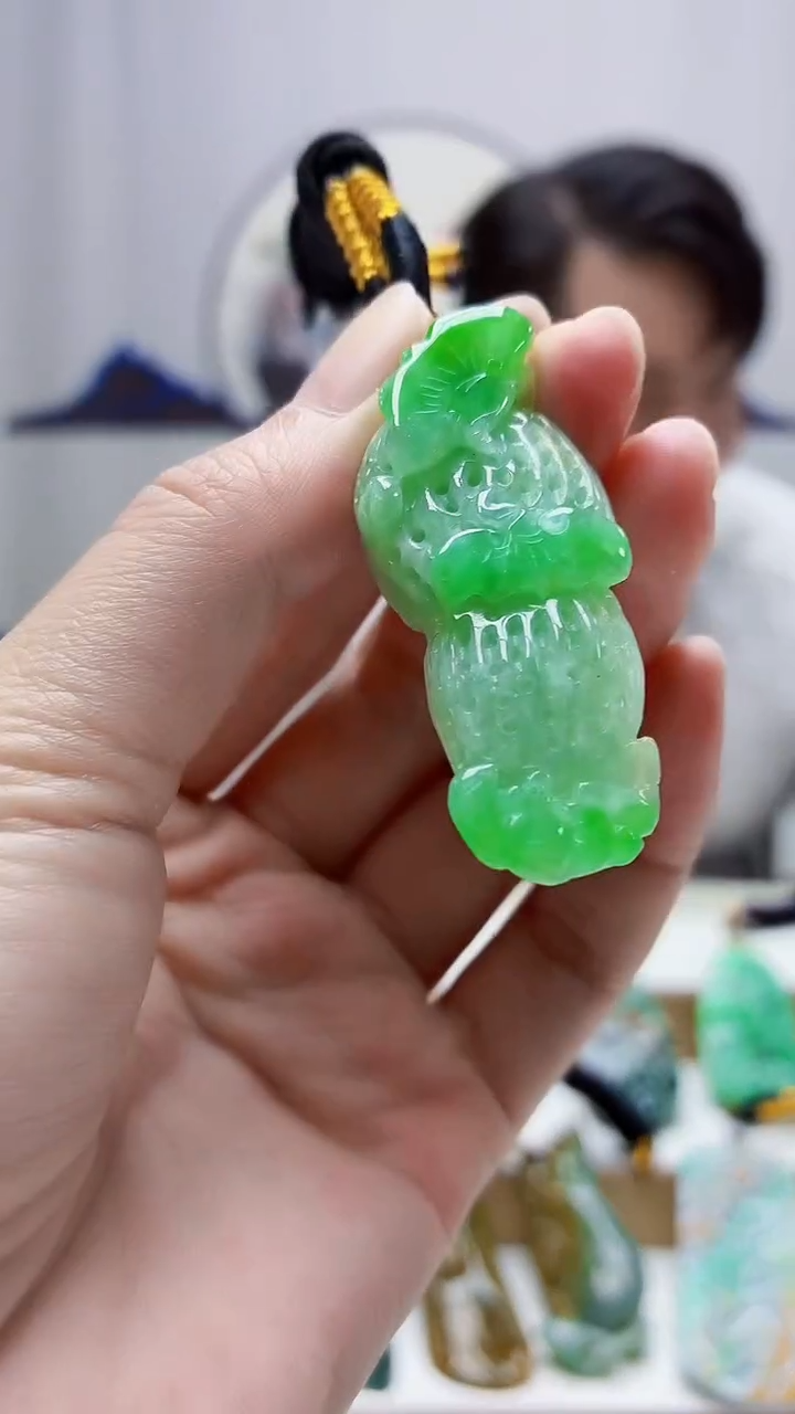 未镶嵌定制翡翠5060zm-毛货挂件14花生