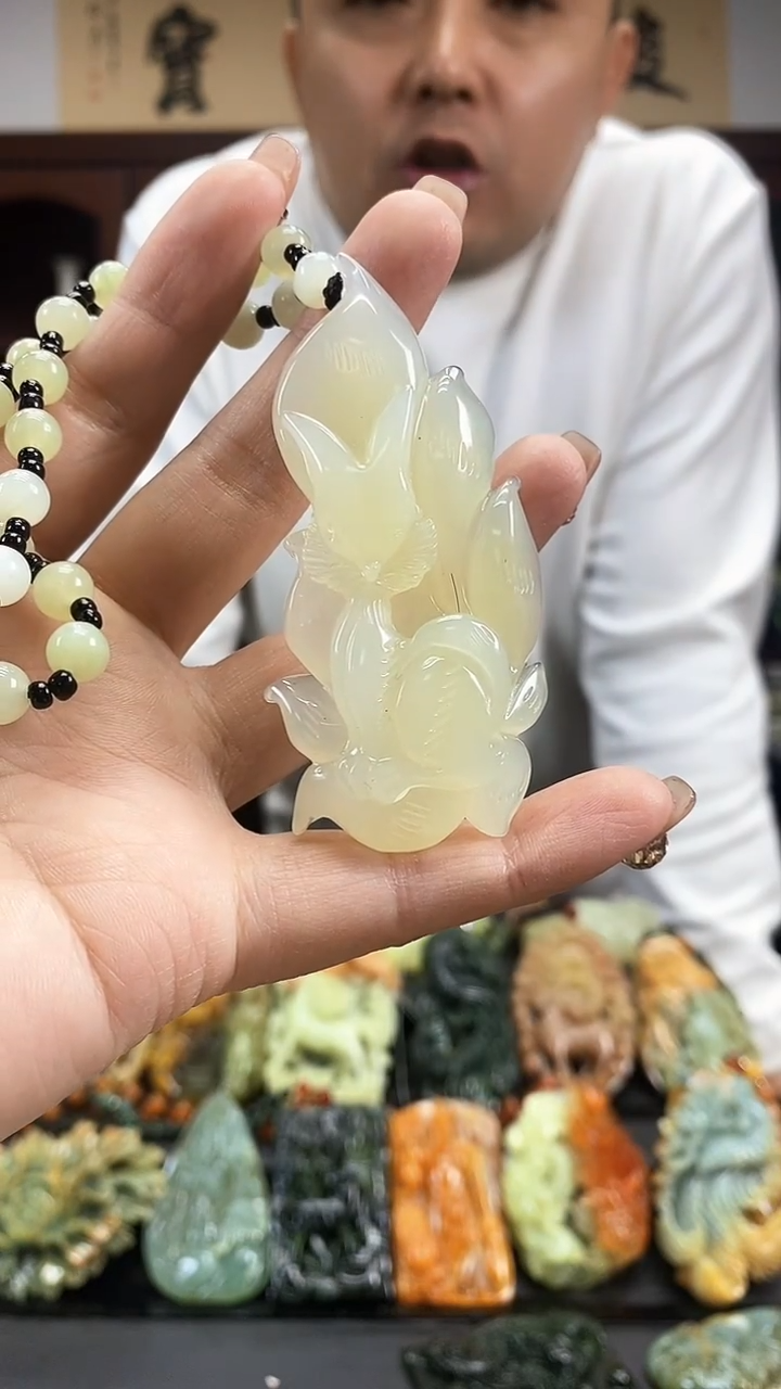 【闪购商品】蛇纹石玉吊坠未镶嵌·