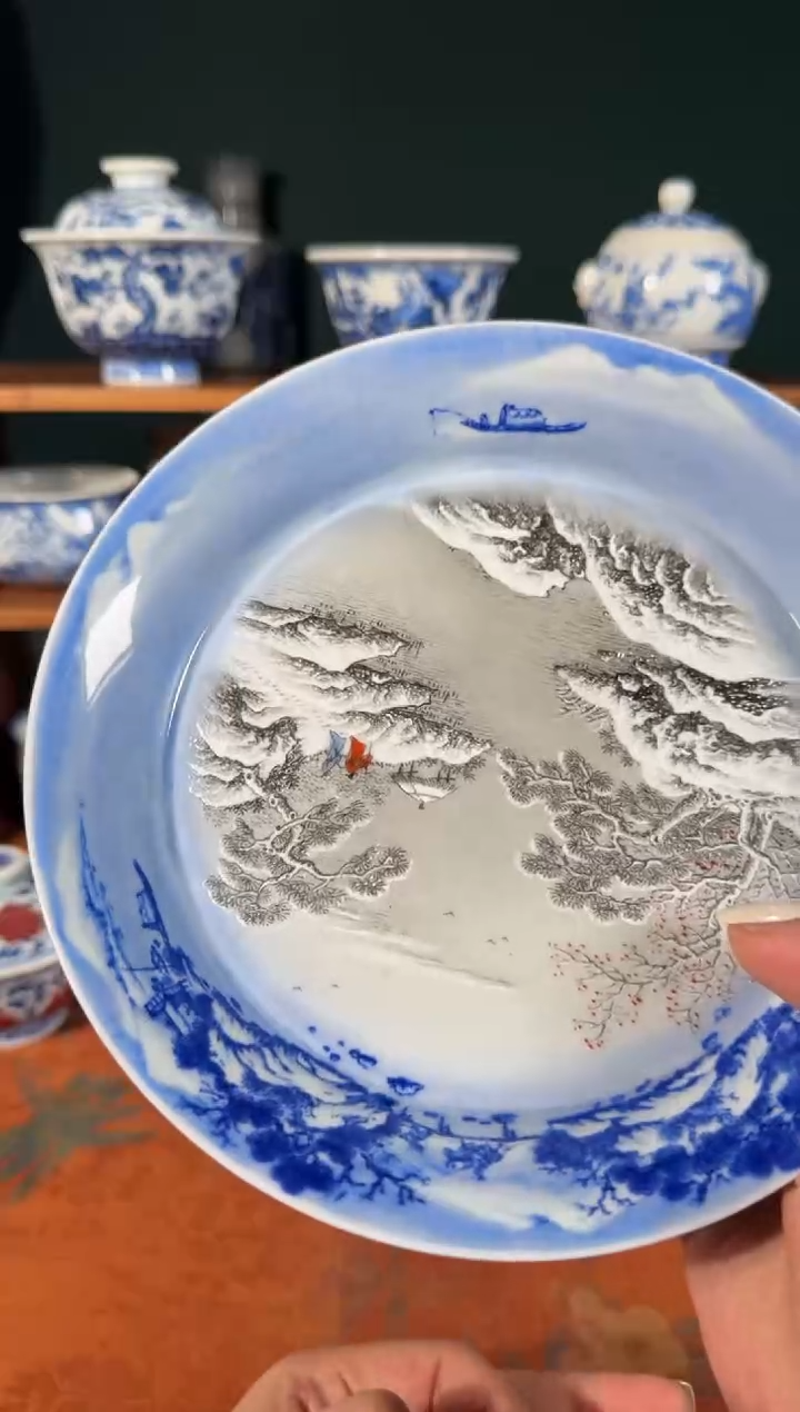 杯云山片玉粉彩雪景壶承