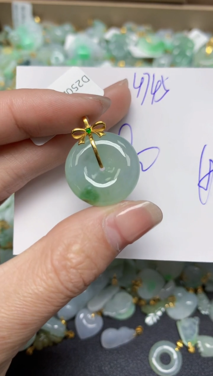 【闪购商品】翡翠颈饰18K金镶嵌天然翡翠A货