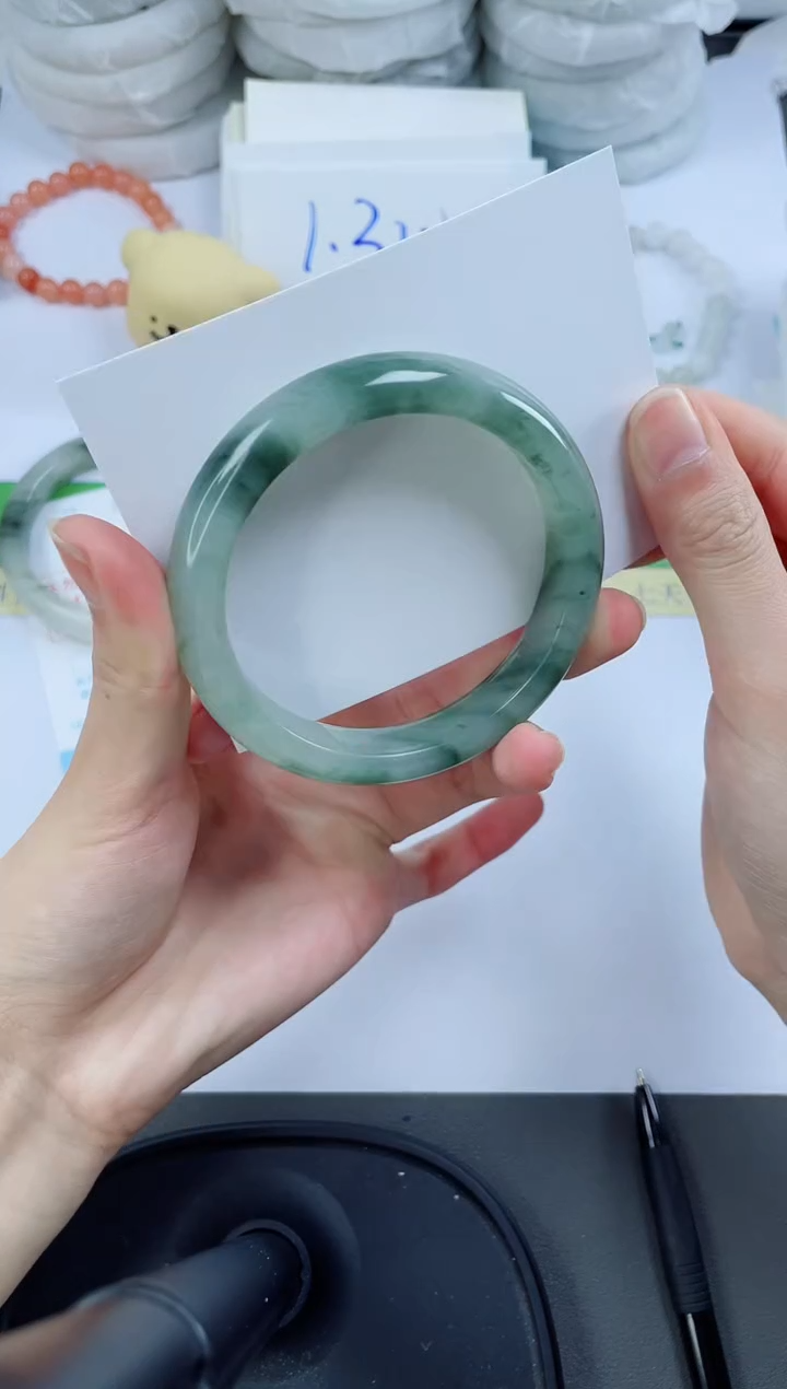 【闪购商品】石英质玉手镯未镶嵌44-58.4