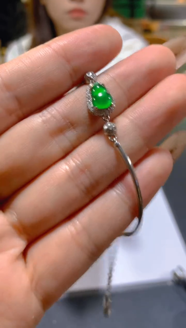 未镶嵌手链翡翠多样性发一