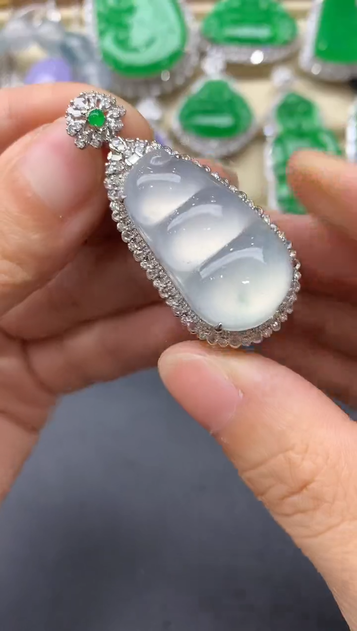 翡翠18K金镶嵌颈饰634-中国好珍宝