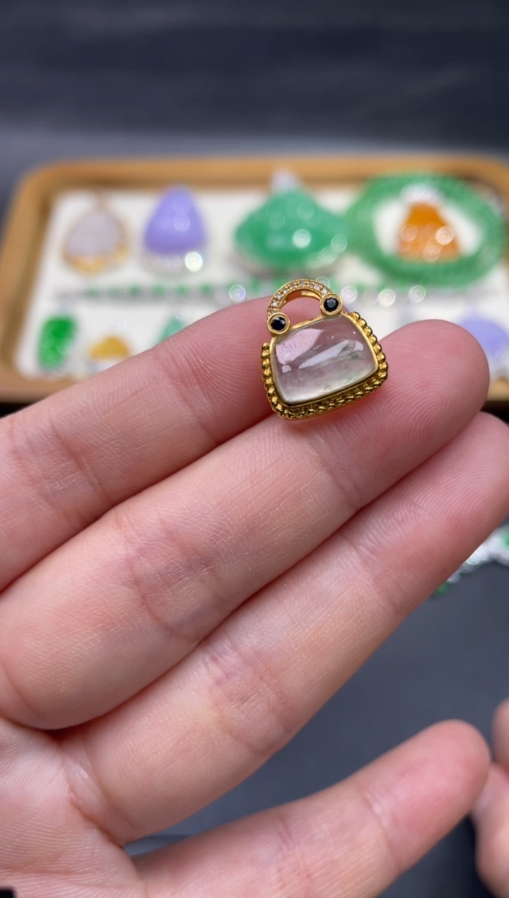 【闪购商品】翡翠颈饰18K金镶嵌19..........