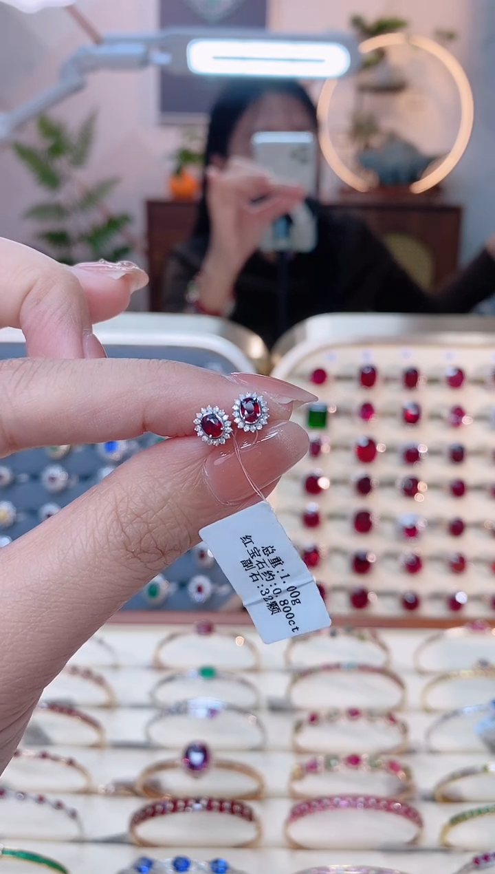 【闪购商品】红宝石18K金耳饰18K金镶嵌1