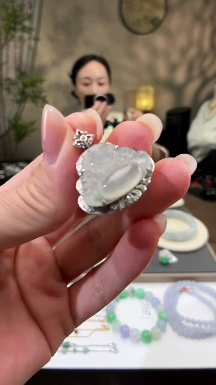 吊坠(不含链)18K金镶嵌翡翠佛公