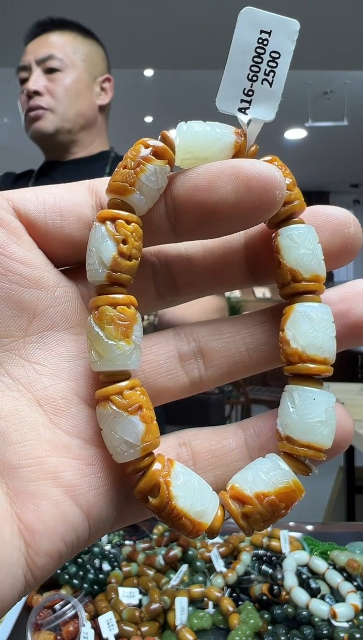 未镶嵌手链透闪石质玉宝**彬精品龙柱