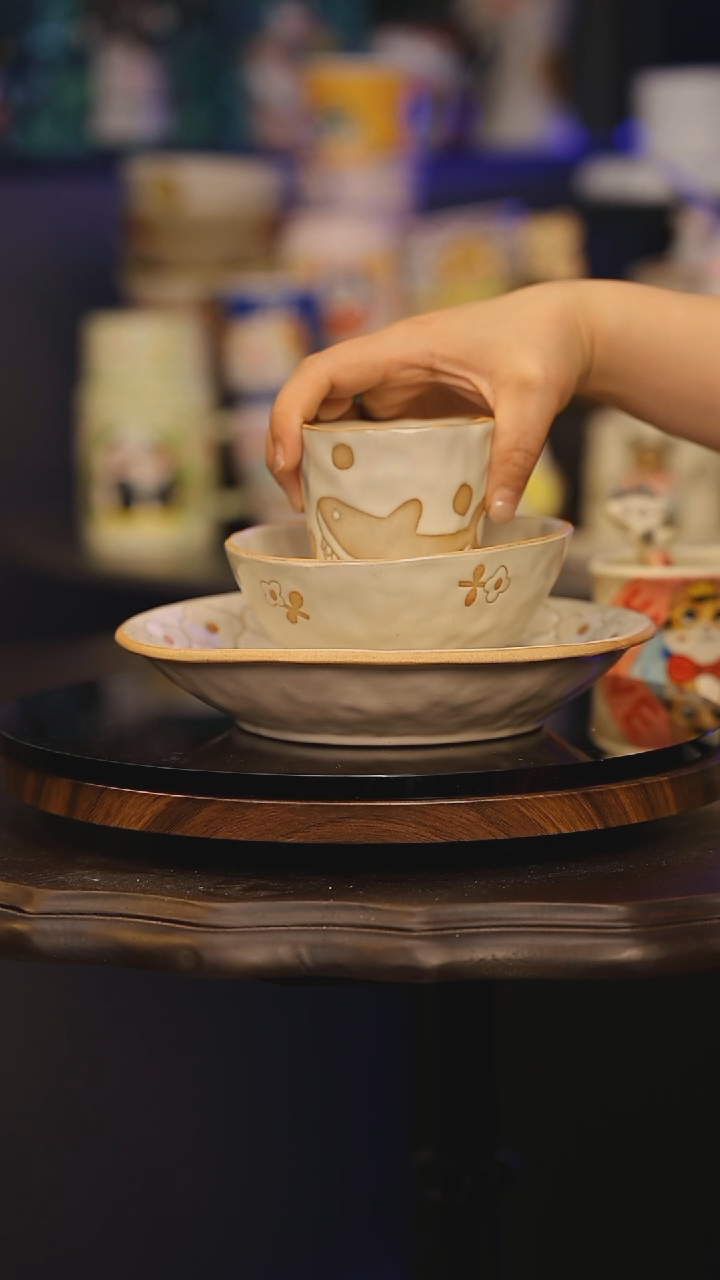 【闪购商品】摆件随机景德镇釉下彩绘设计师款式陶瓷