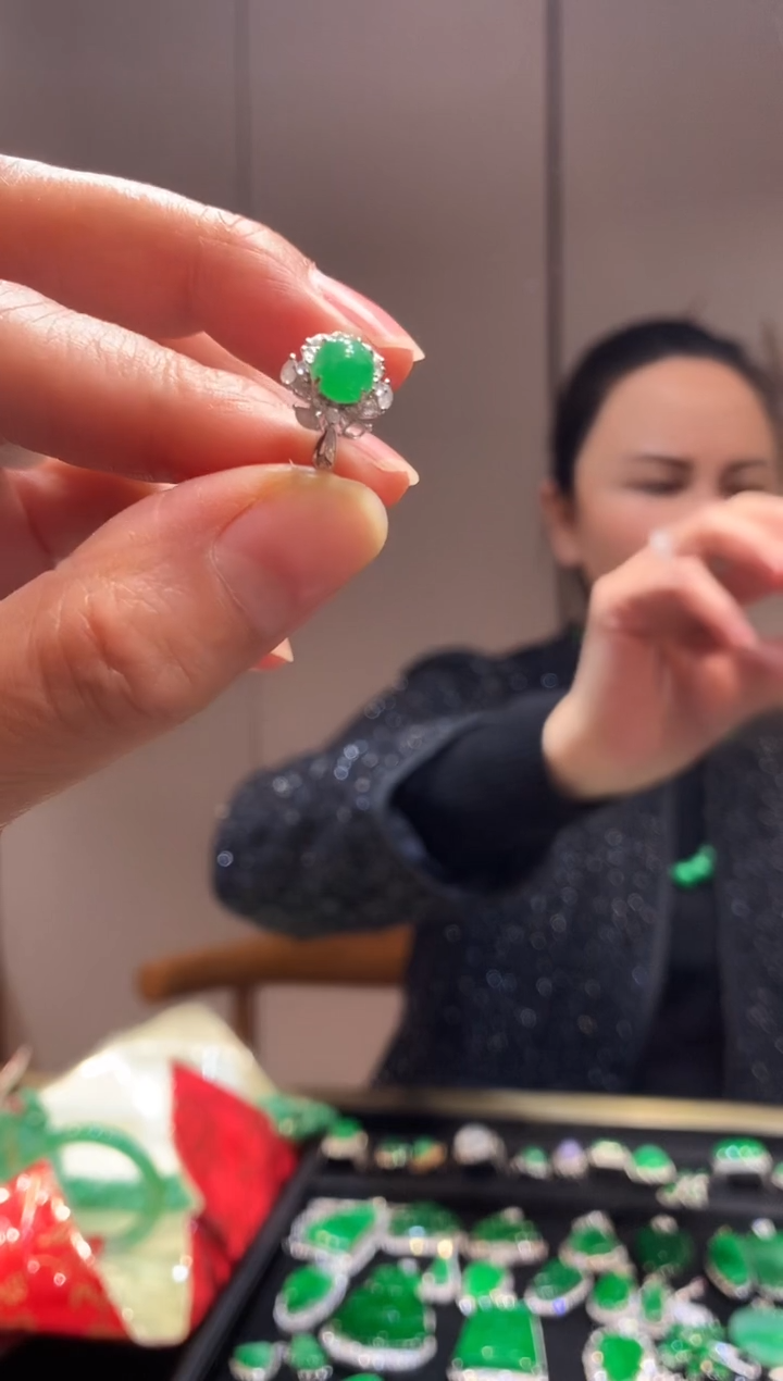 【闪购商品】翡翠戒指18K金镶嵌戒指 