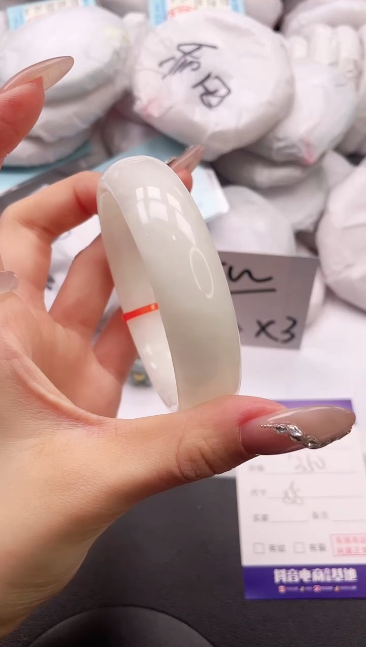 【闪购商品】和田玉手镯未镶嵌4K98-58