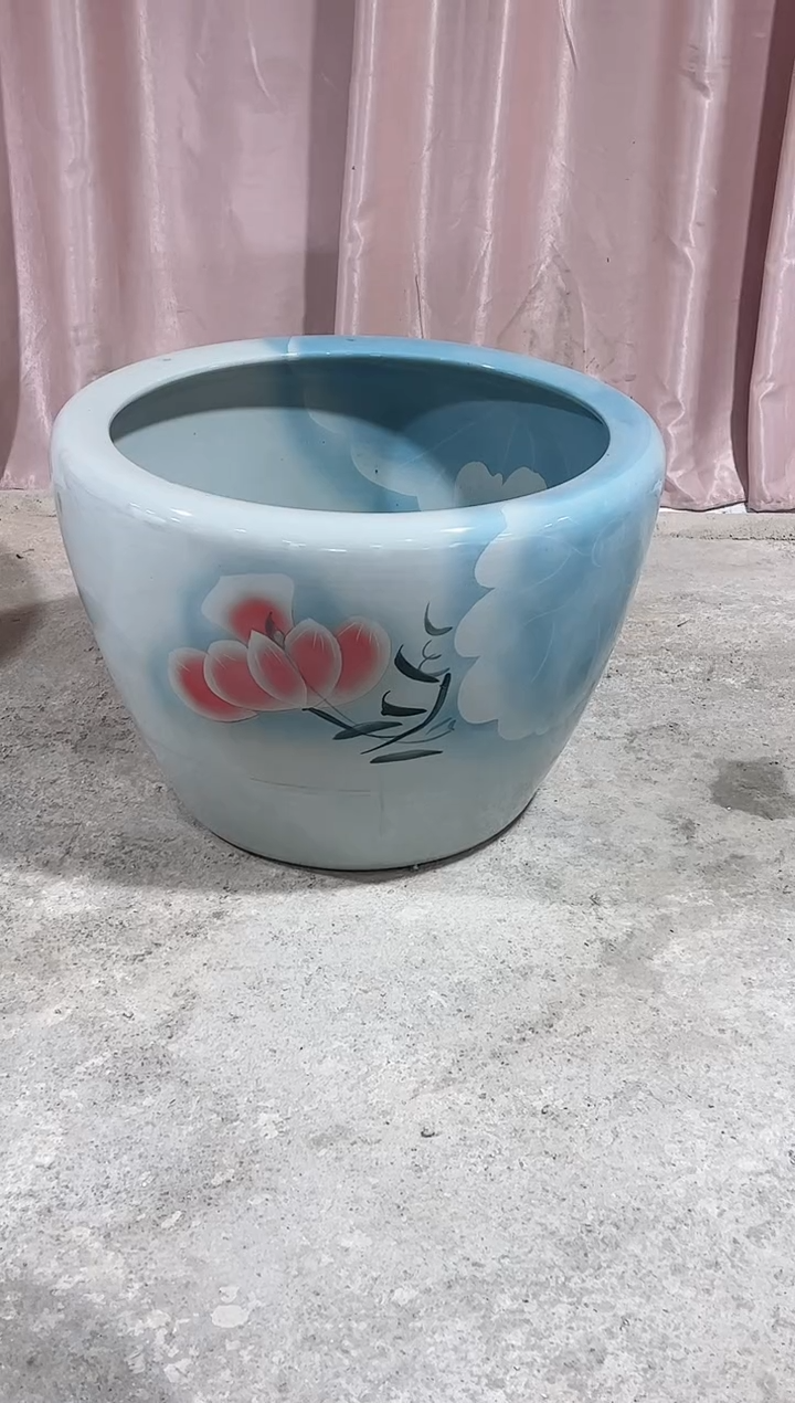瓷片呼****计70直径手绘浅蓝红荷深缸