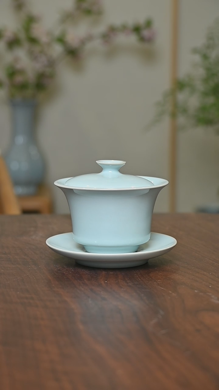 其他手拉马蹄盖碗120毫升天青釉 朱法喜款