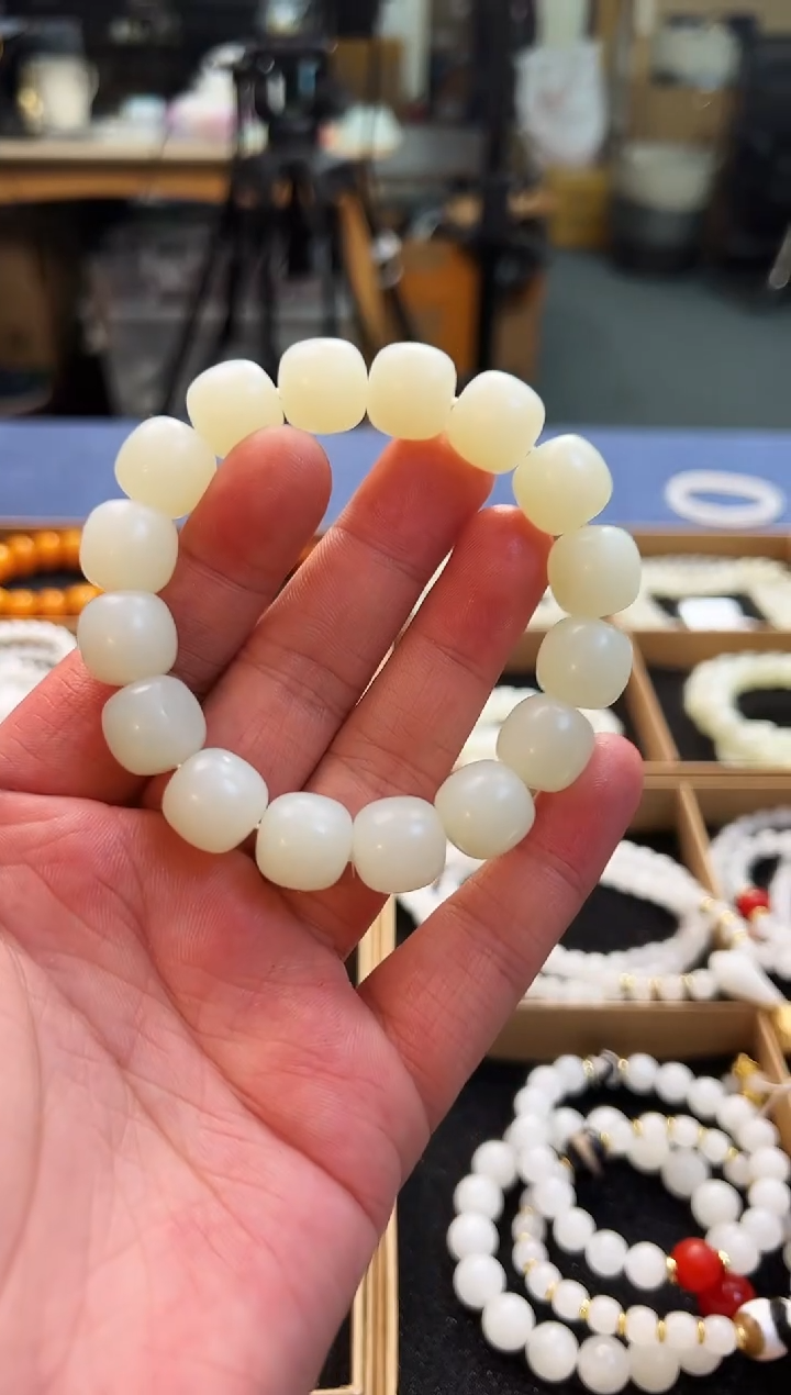 未镶嵌手链和田玉14+老型