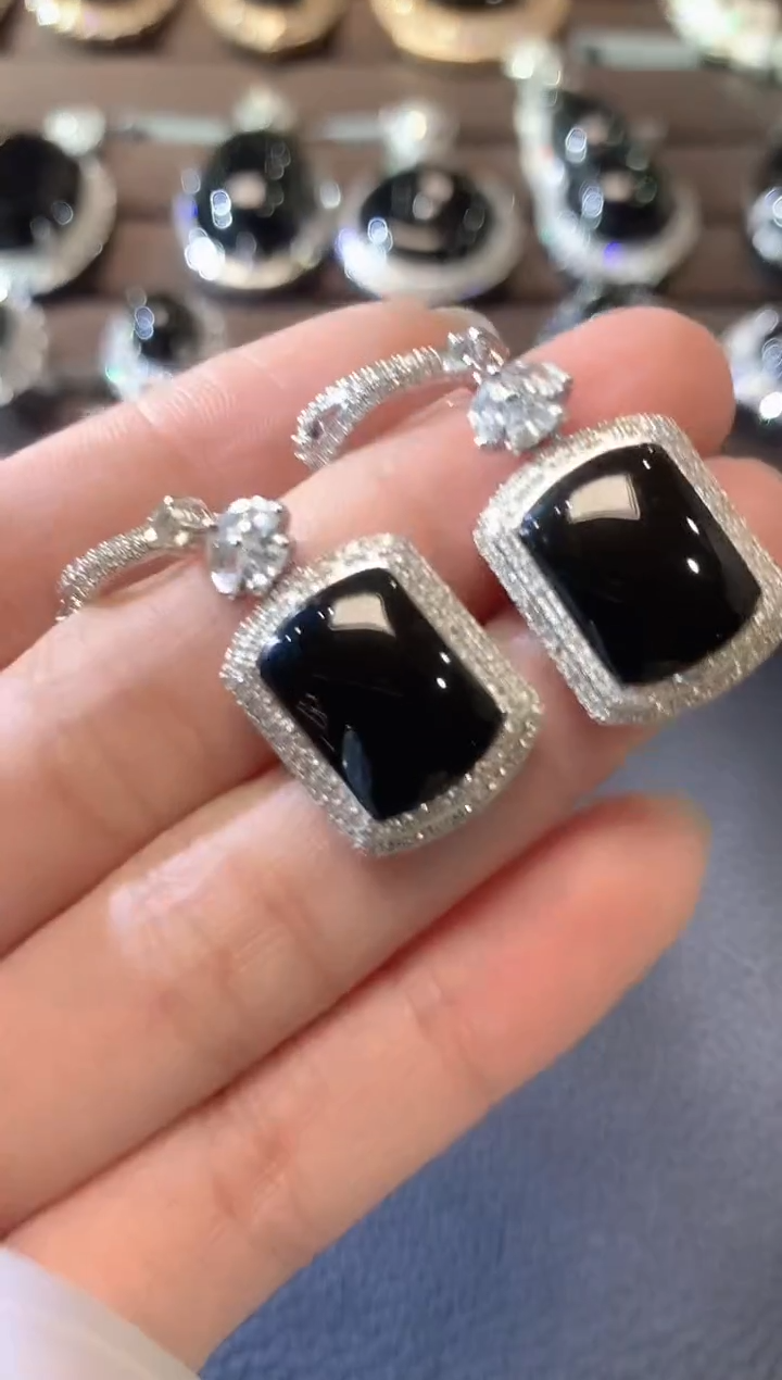 【闪购商品】翡翠耳饰18K金镶嵌C46翡翠