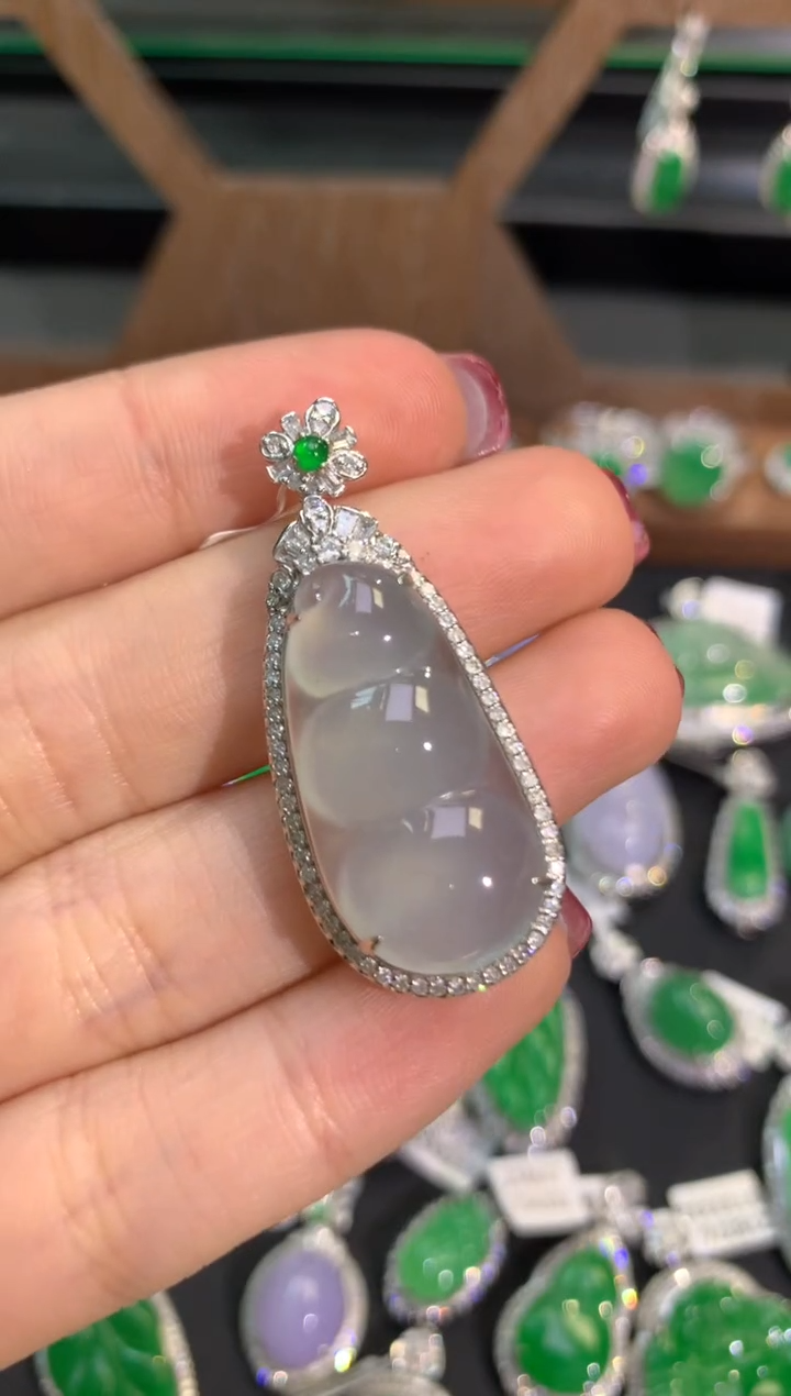 【闪购商品】翡翠吊坠(不含链)18K金镶嵌吊坠