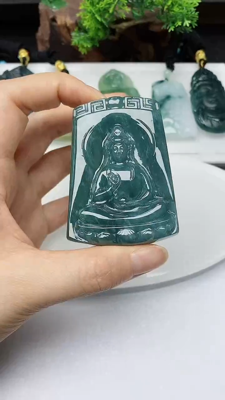 【闪购商品】翡翠颈饰未镶嵌