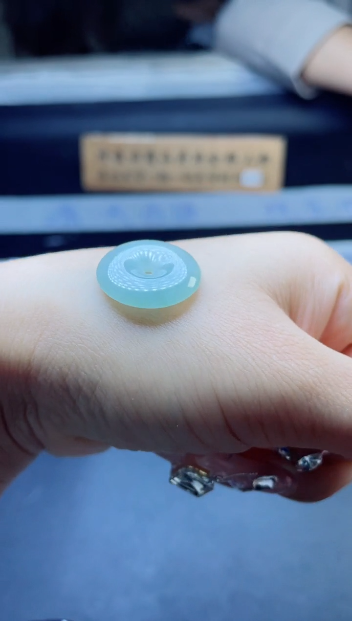 【闪购商品】定制翡翠未镶嵌挂件