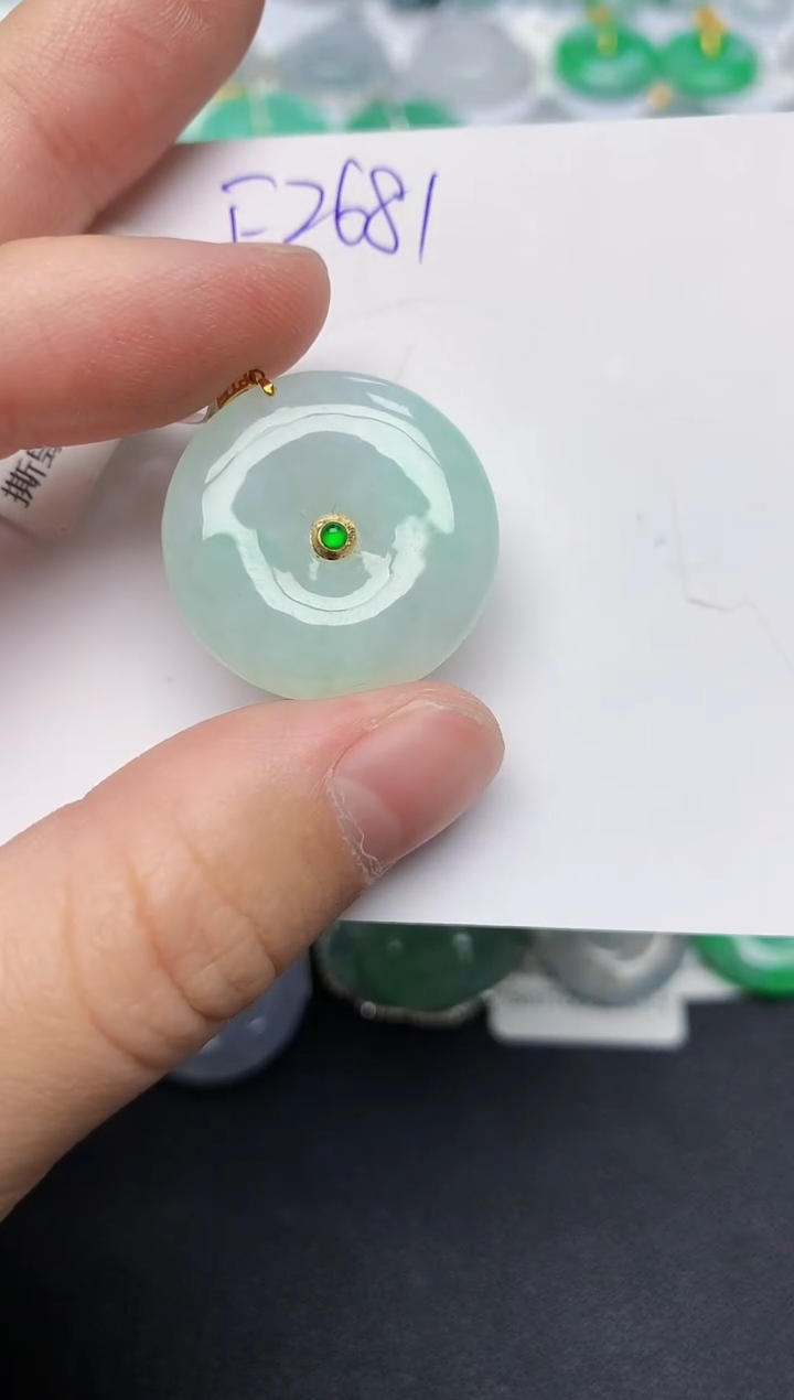 颈饰18K金镶嵌翡翠 天然缅甸A货翡翠百元以上9元证书费自理