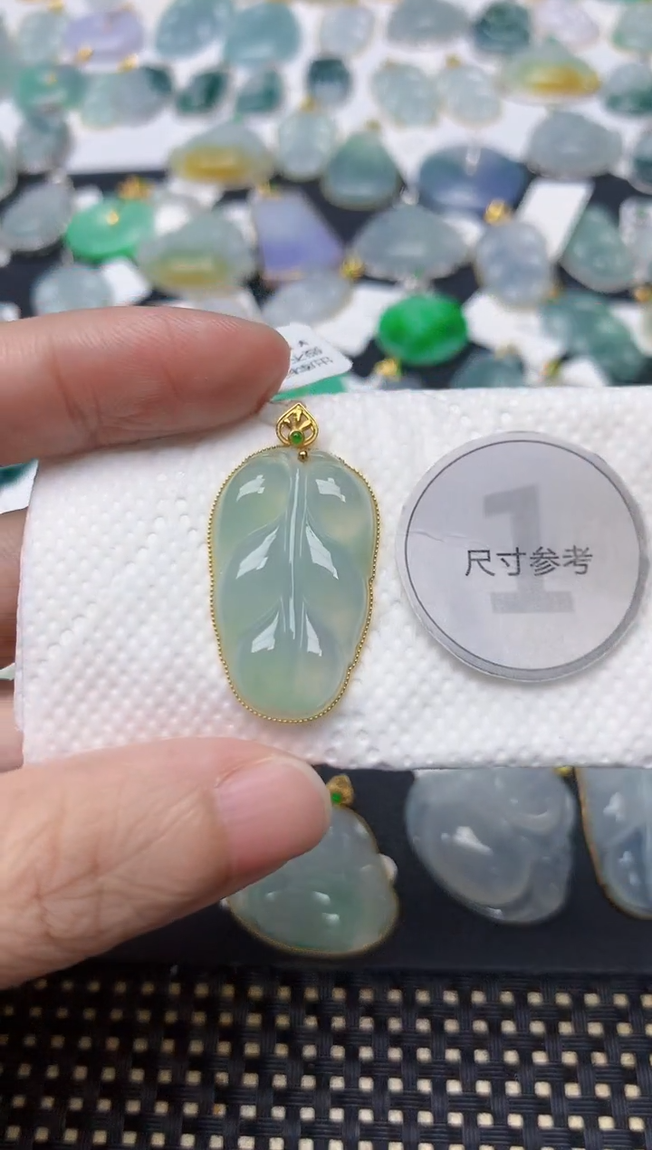 颈饰18K金镶嵌翡翠天然缅甸A货翡翠