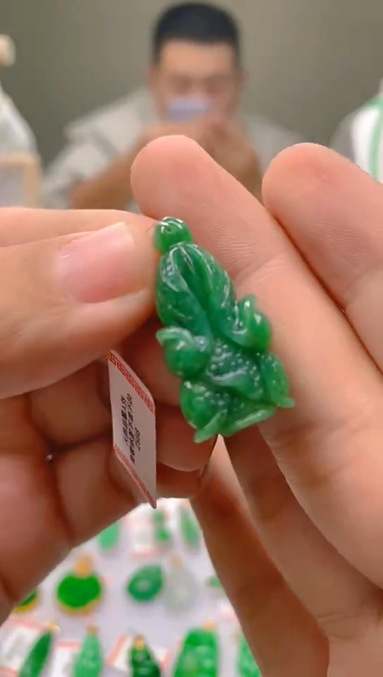 【闪购商品】翡翠颈饰未镶嵌新号开播，全场乱卖