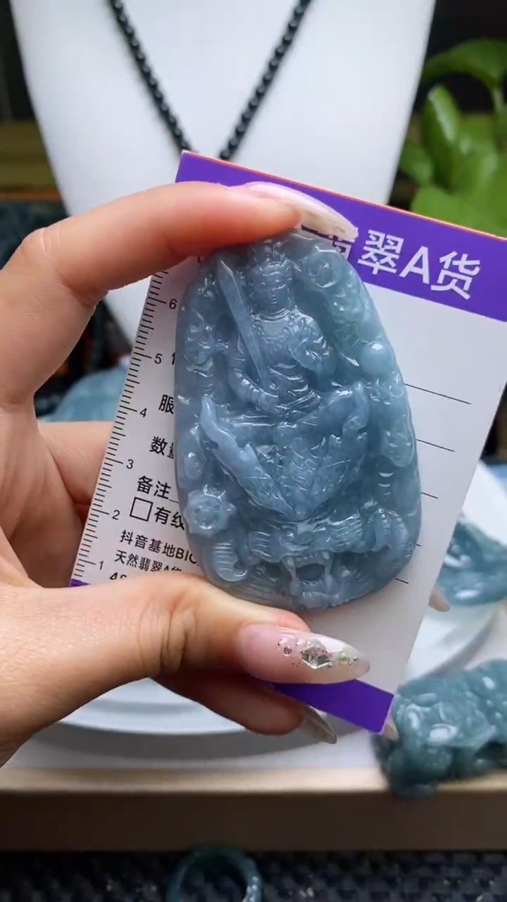 翡翠未镶嵌颈饰11