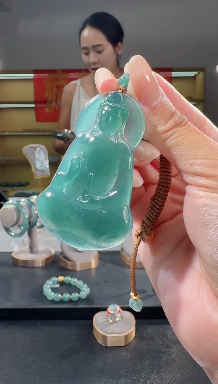 翡翠未镶嵌吊坠(不含链)观音纯天然A货翡翠（多样性发其一）
