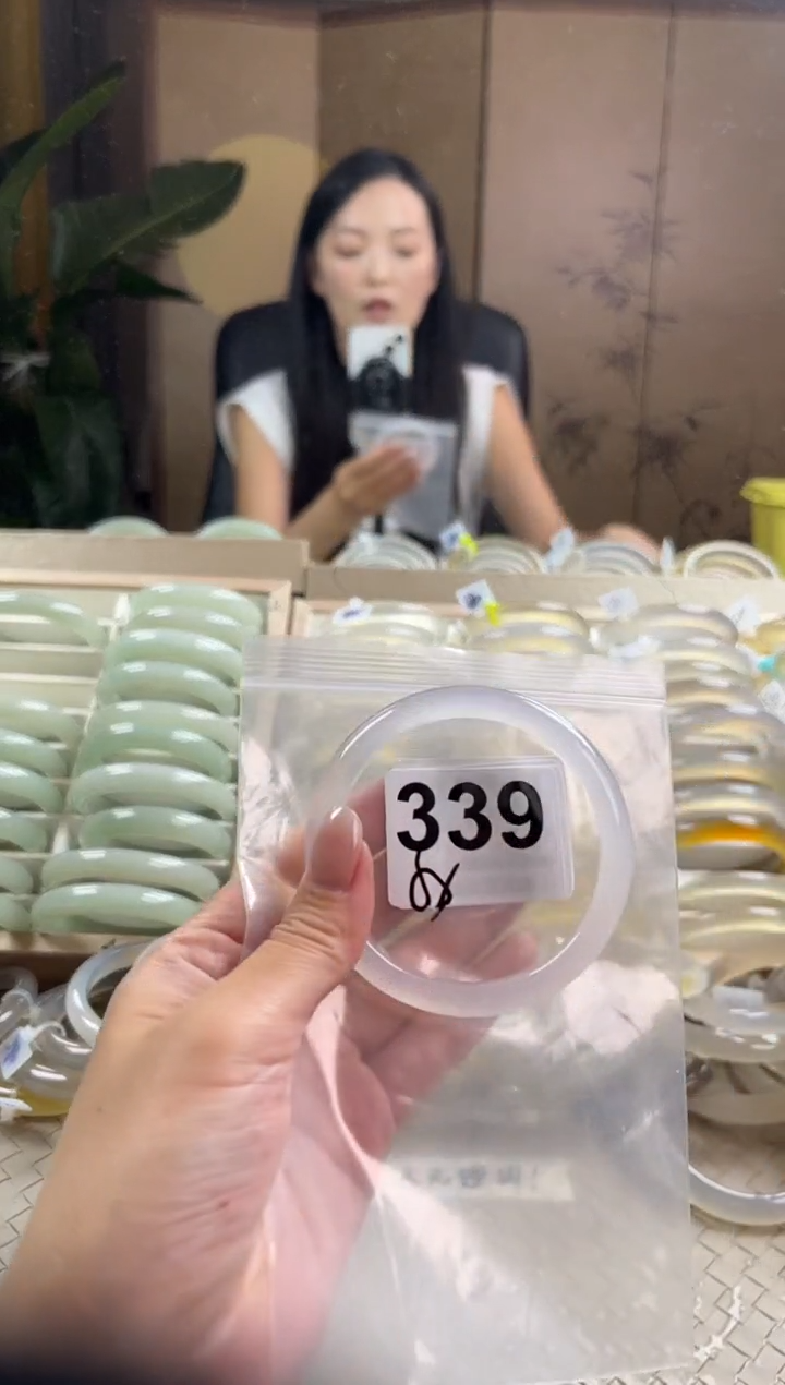 手镯玛瑙/玉髓未镶嵌339