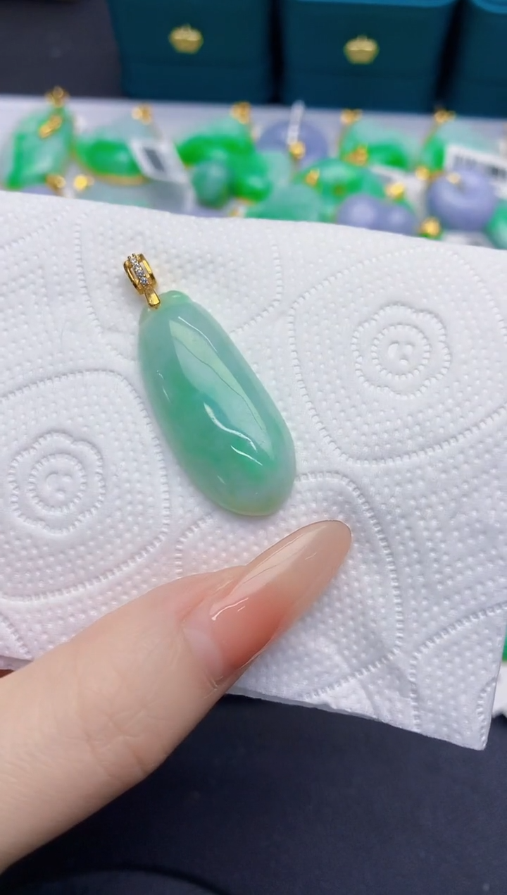 颈饰未镶嵌翡翠缅甸天然翡翠A货