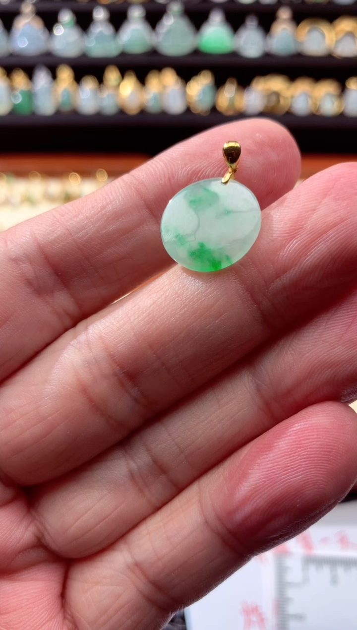 【闪购商品】翡翠颈饰18K金镶嵌无事牌