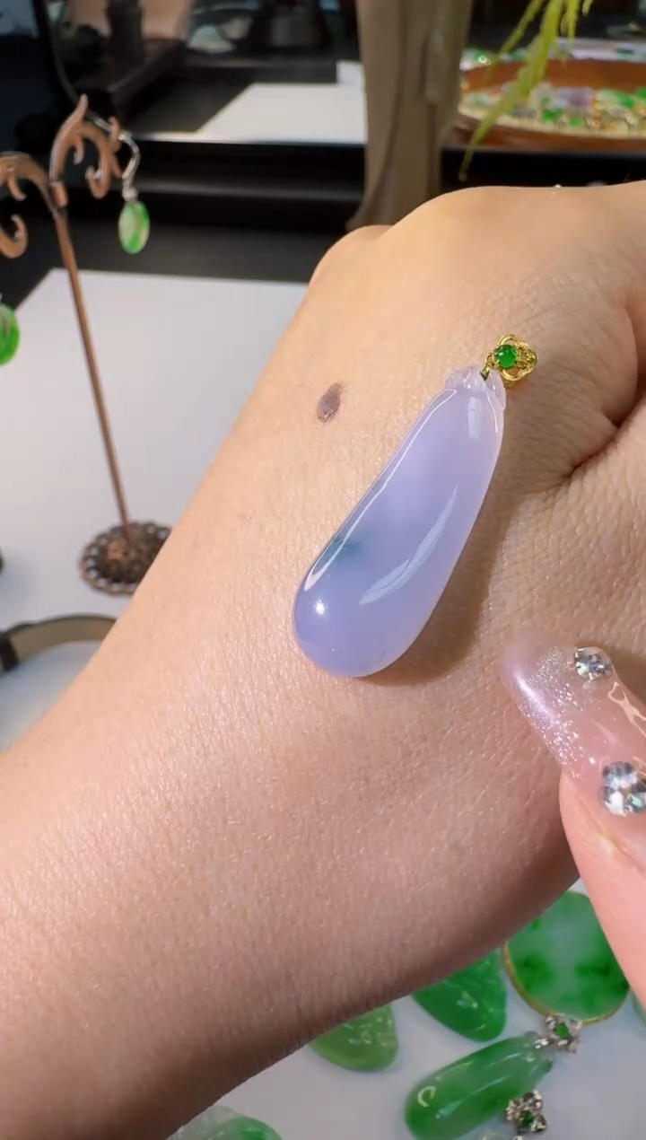 【闪购商品】翡翠颈饰18K金镶嵌缅甸翡翠吊坠