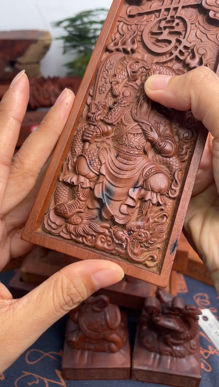 枣木17公分关二爷人物像大令牌+底座