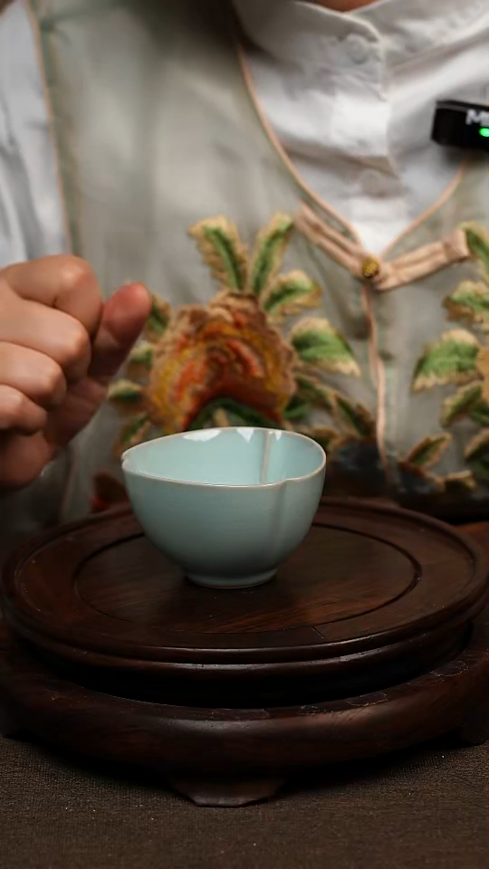 瓷片天青色花口杯80ml微瑕不带礼盒