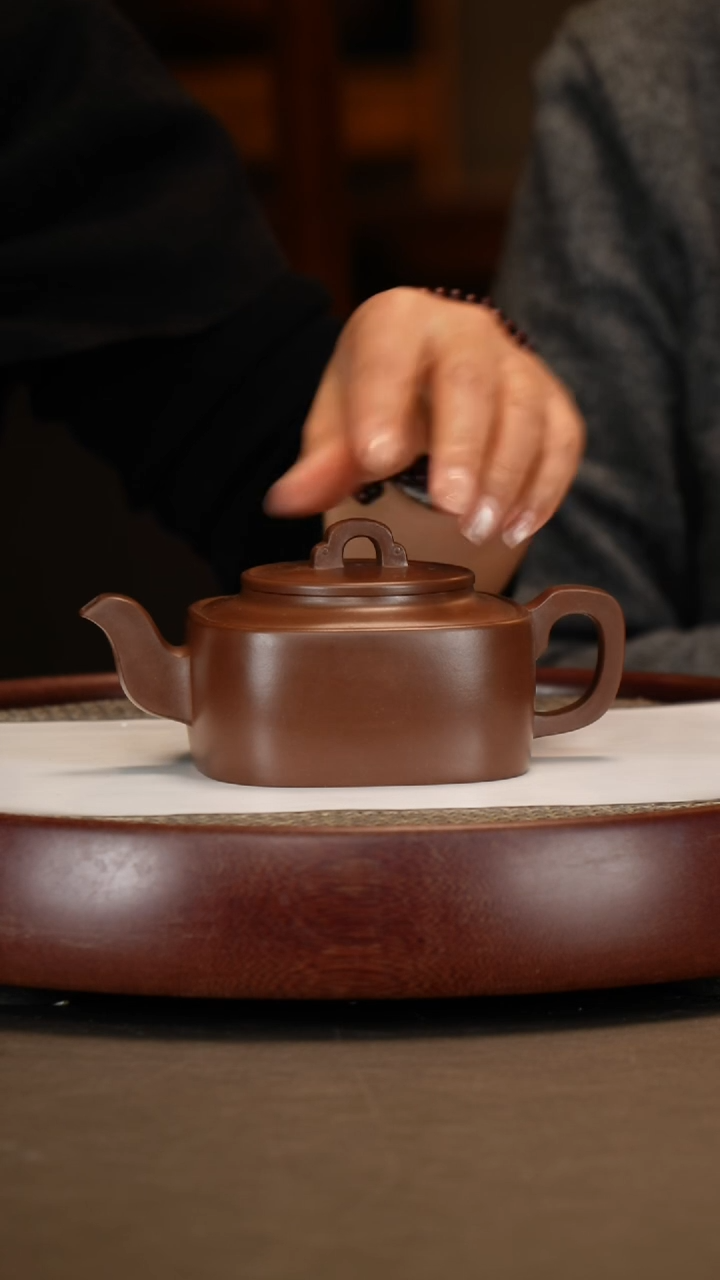 【闪购商品】紫砂茶壶【薛锋】革紫泥四方均玉  260CC
