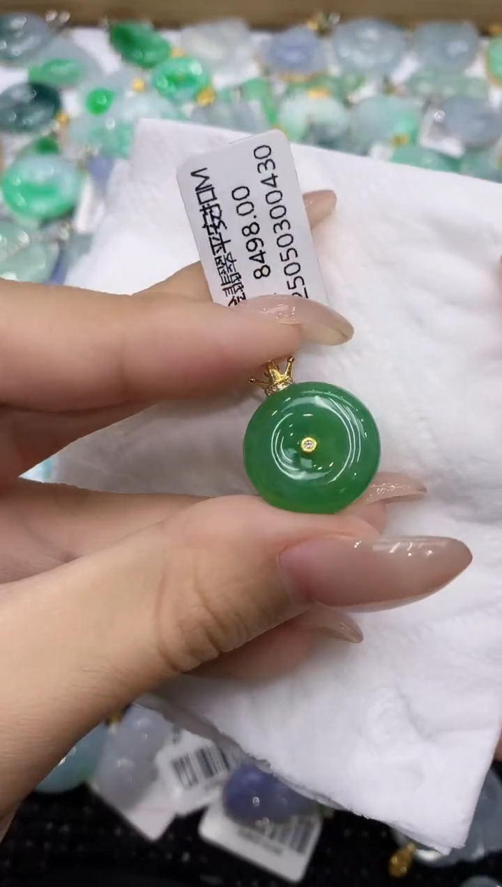 翡翠18K金镶嵌颈饰111111111111