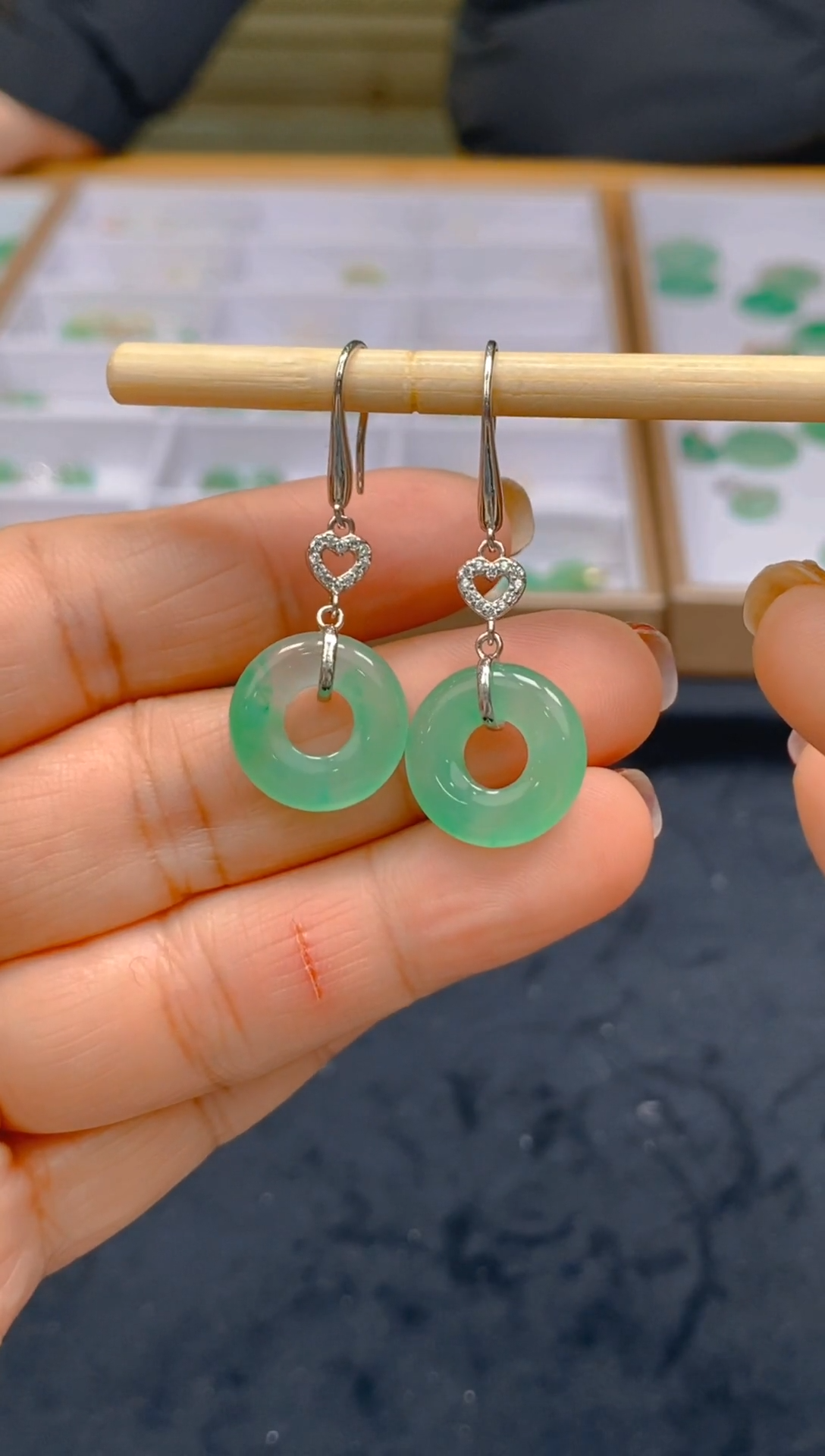 【闪购商品】石英质玉耳钉未镶嵌冰美人非洲翠，假一罚四042